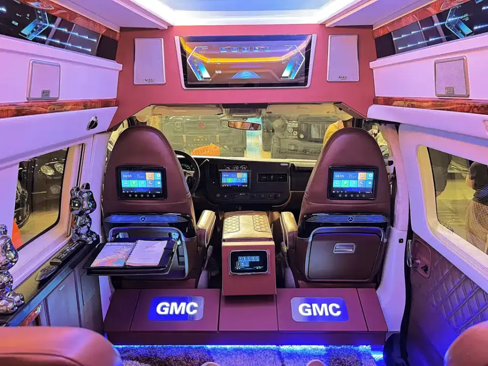 GMC Savana