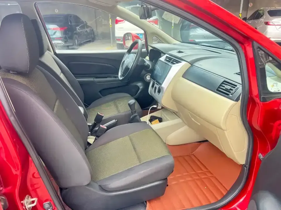 Venucia R50