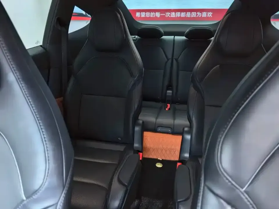 Tesla Model Y L