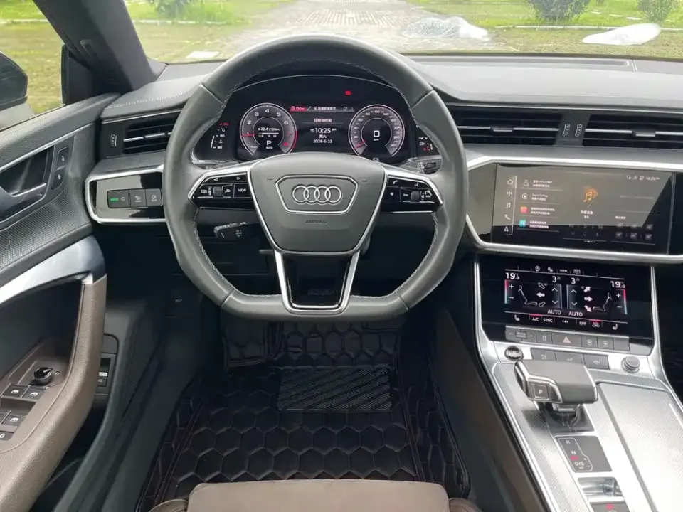 Audi A7L