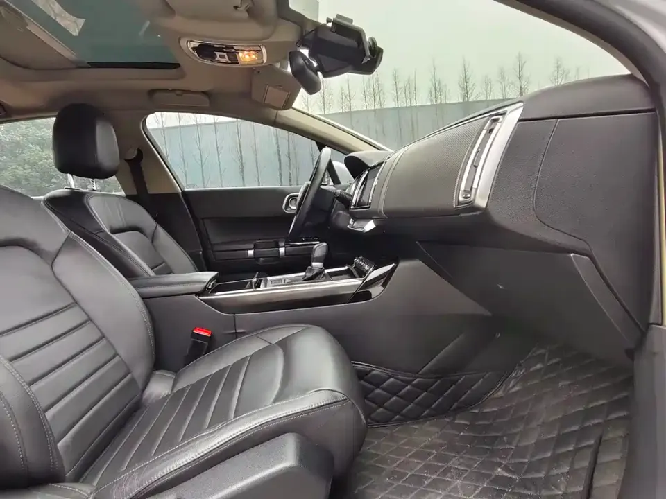 Citroen C6