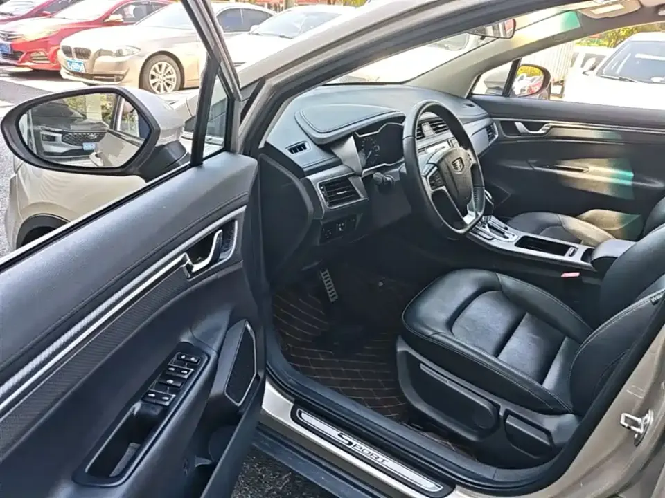 Geely Emgrand GS