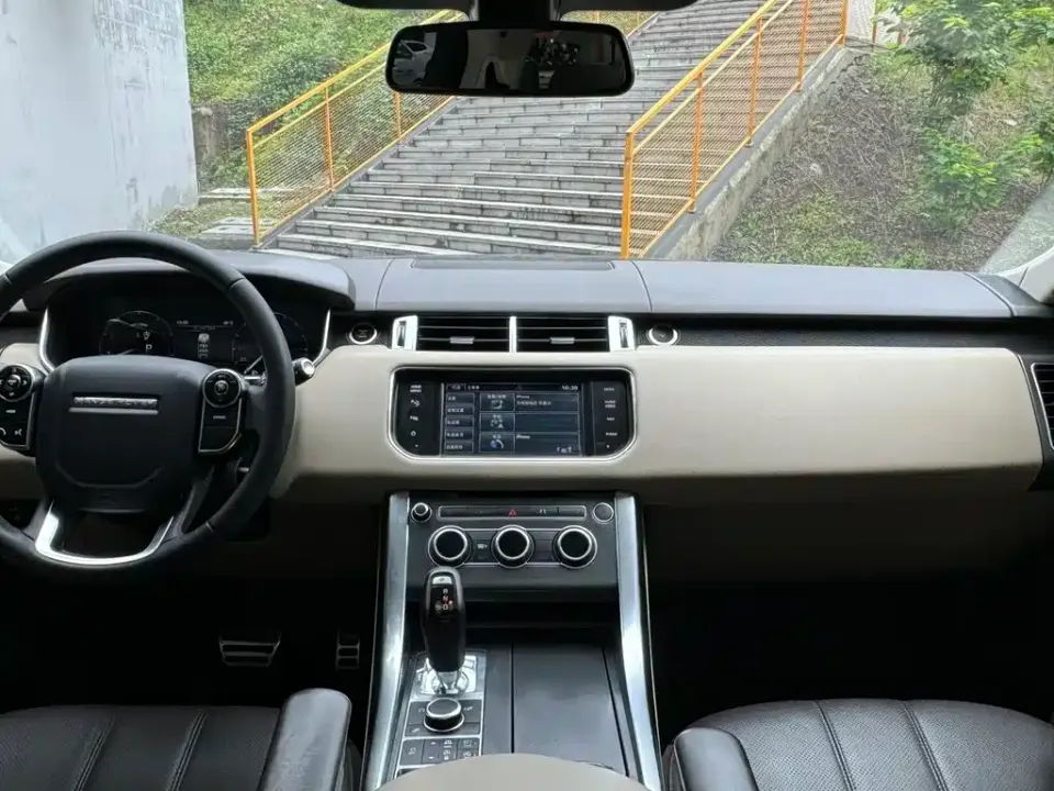 Land Rover Sport