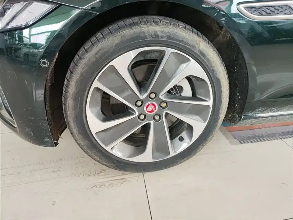 Jaguar XFL