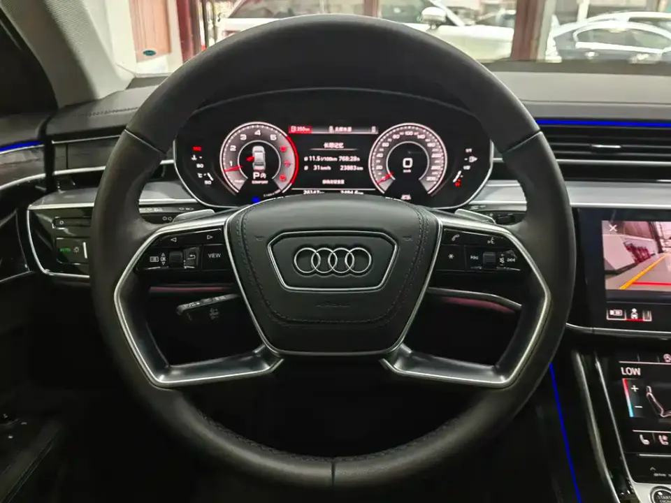 Audi A8