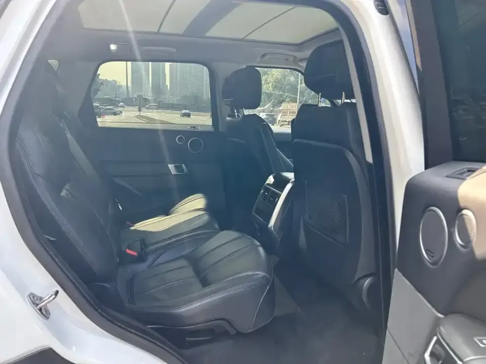 Land Rover Sport
