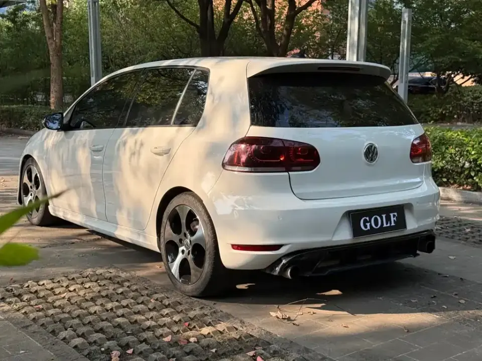 Volkswagen Golf GTI
