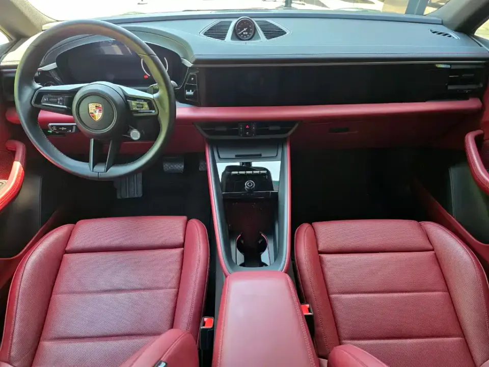 Porsche Macan EV