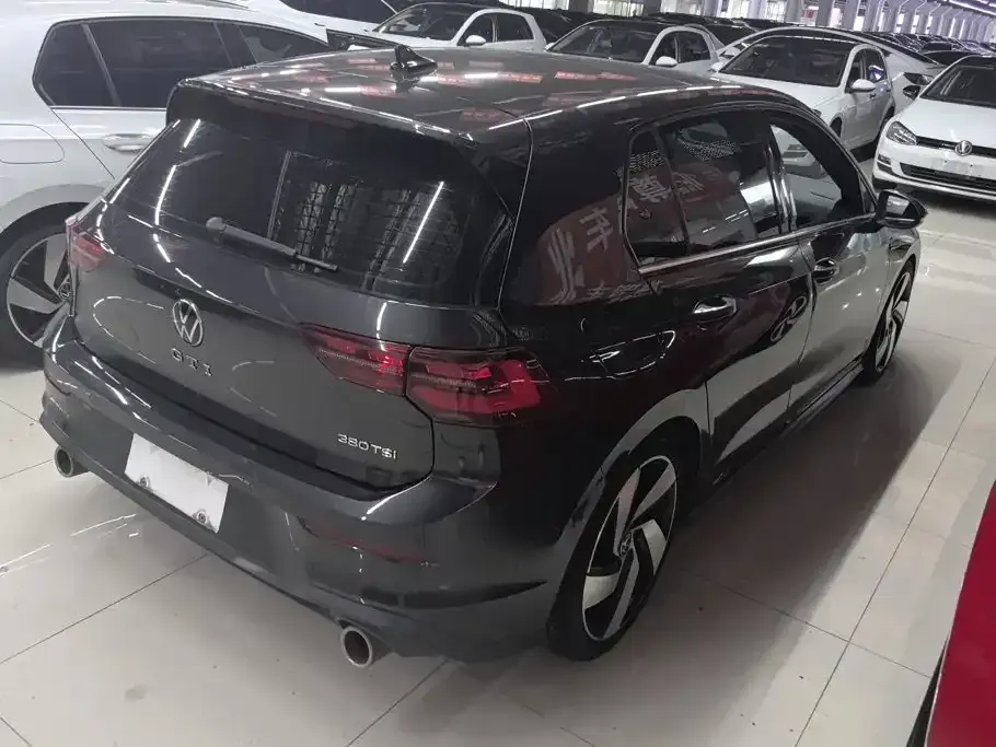 Volkswagen Golf GTI