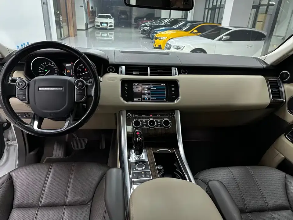 Land Rover Sport