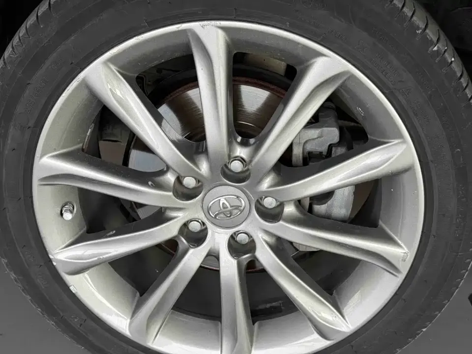 Toyota Reiz