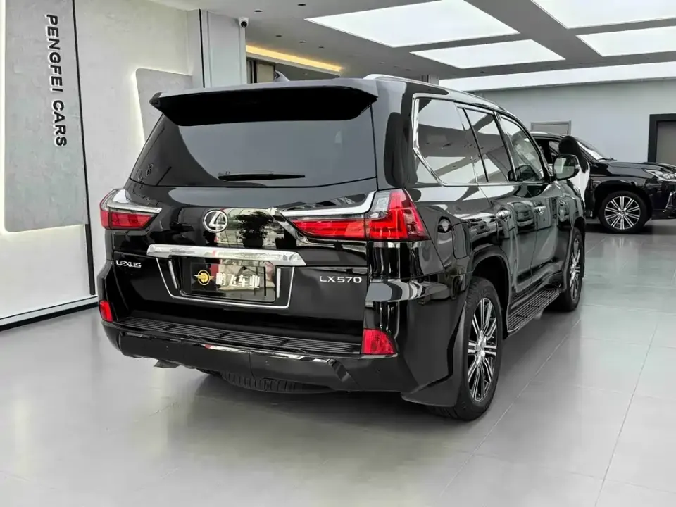 Lexus LX