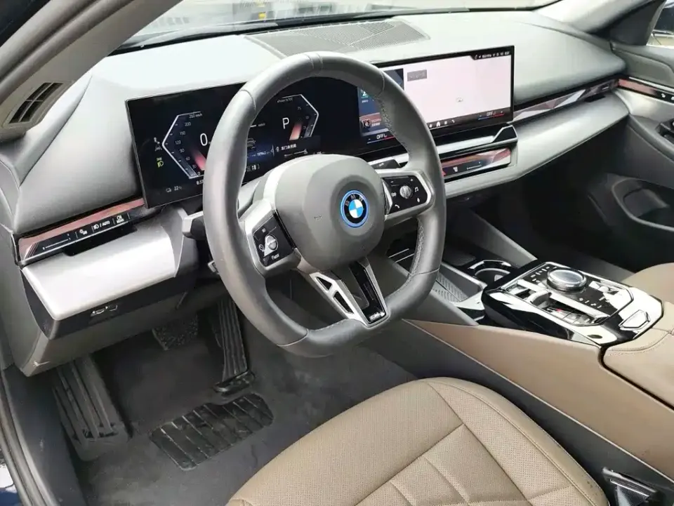 BMW i5