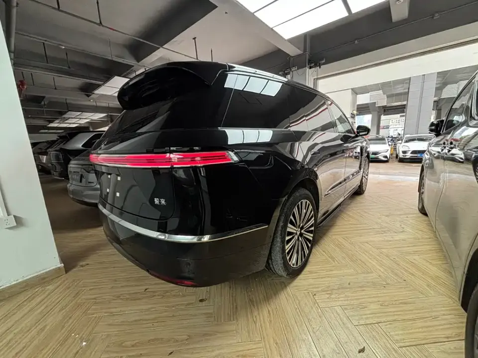 Nio ES9