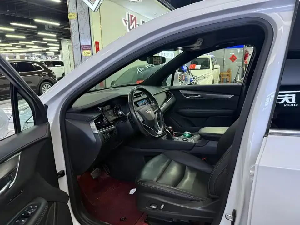 Cadillac XT6
