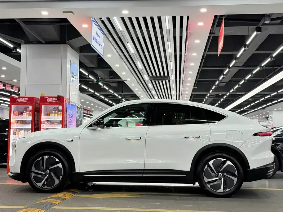 Nio EC6