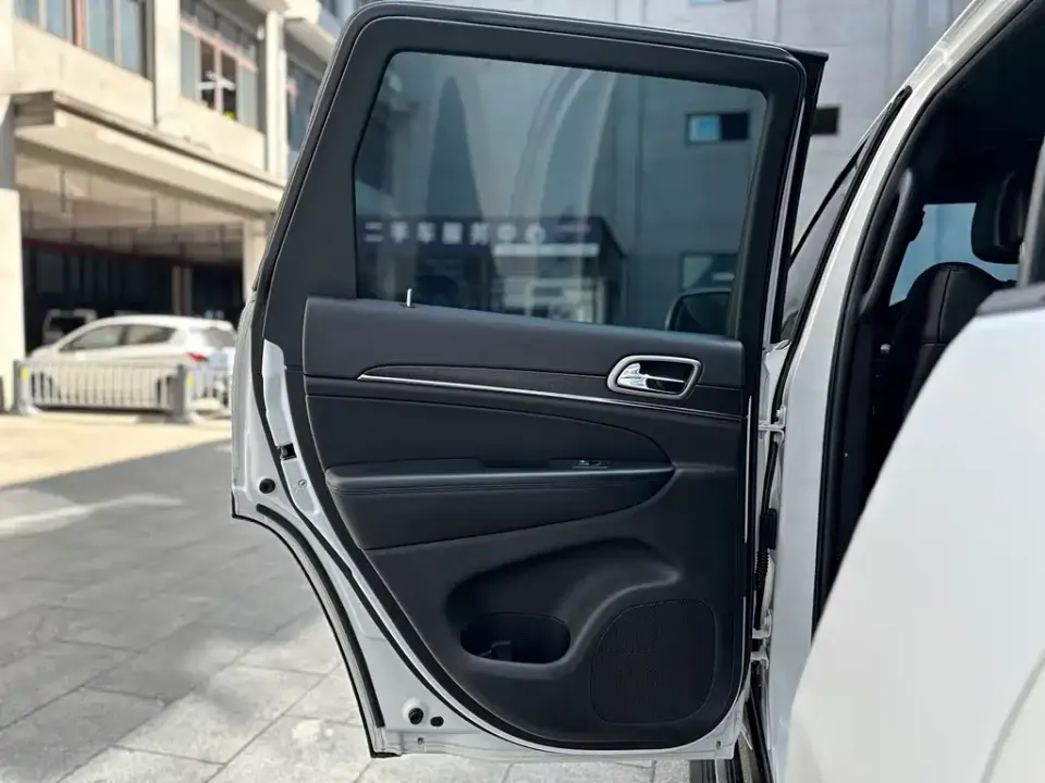 Jeep Grand Cherokee (Import)