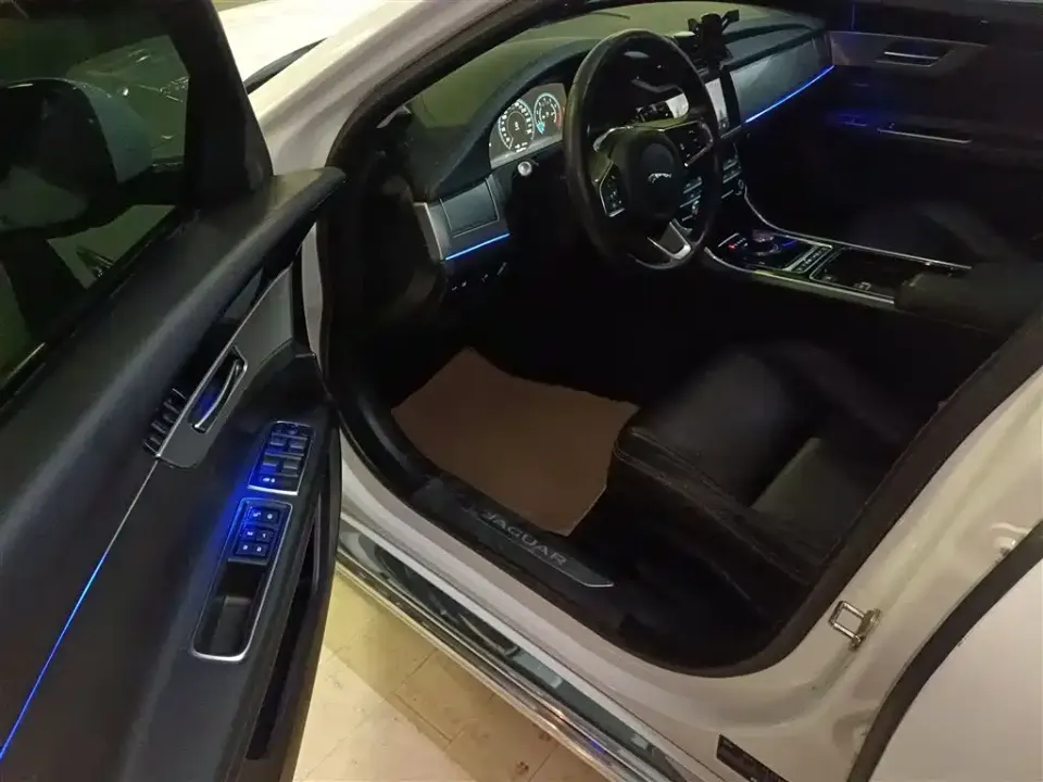Jaguar XFL