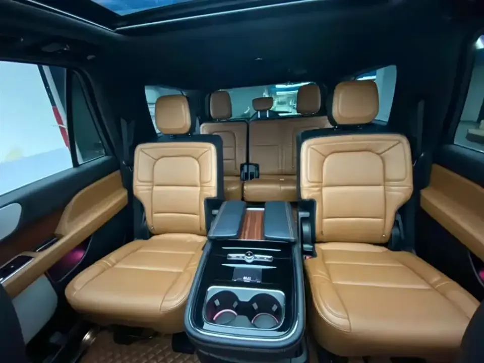 Lincoln Navigator