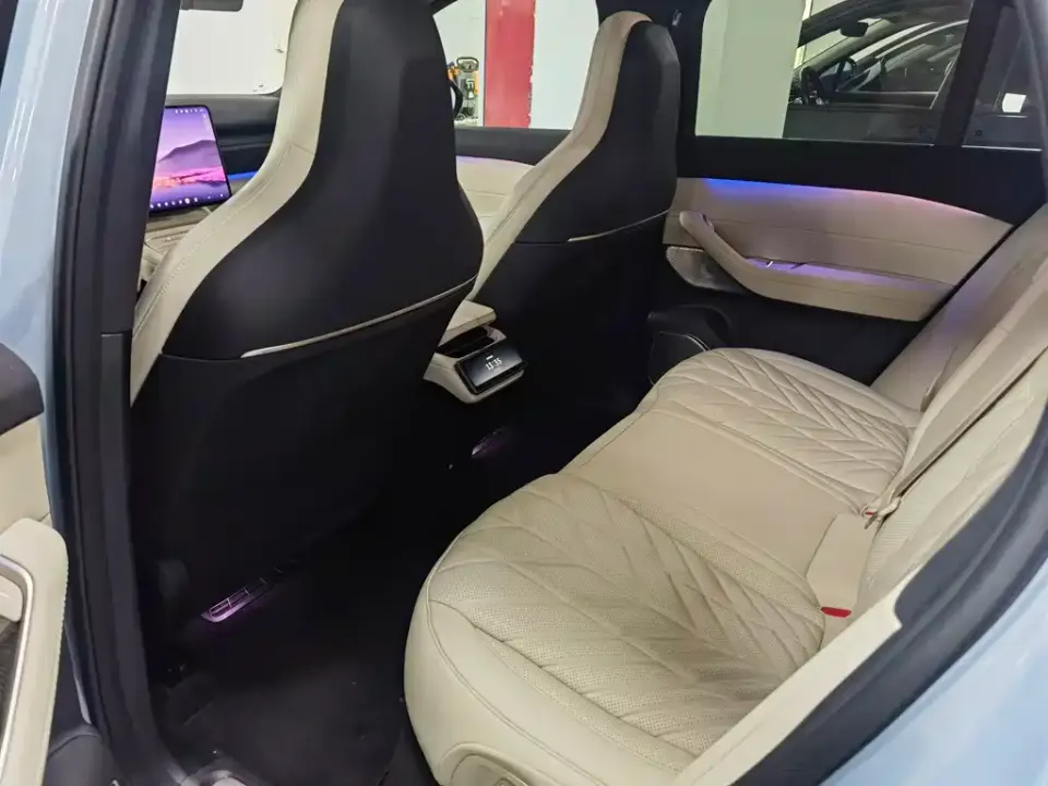 Nio EC6