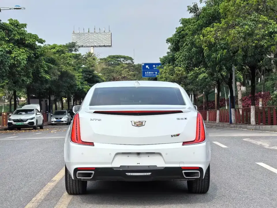 Cadillac XTS