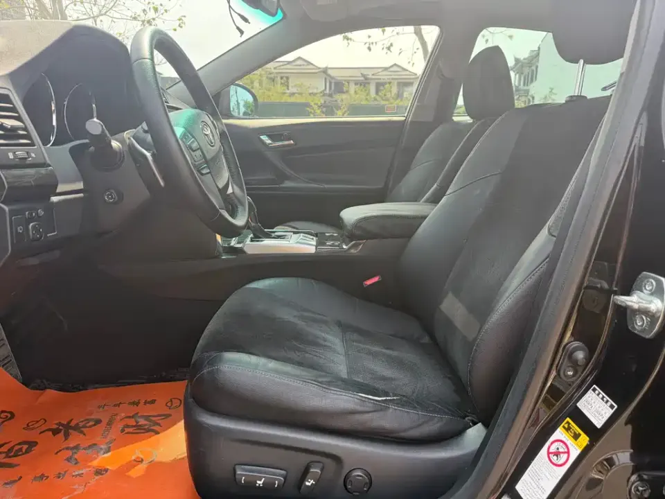 Toyota Reiz