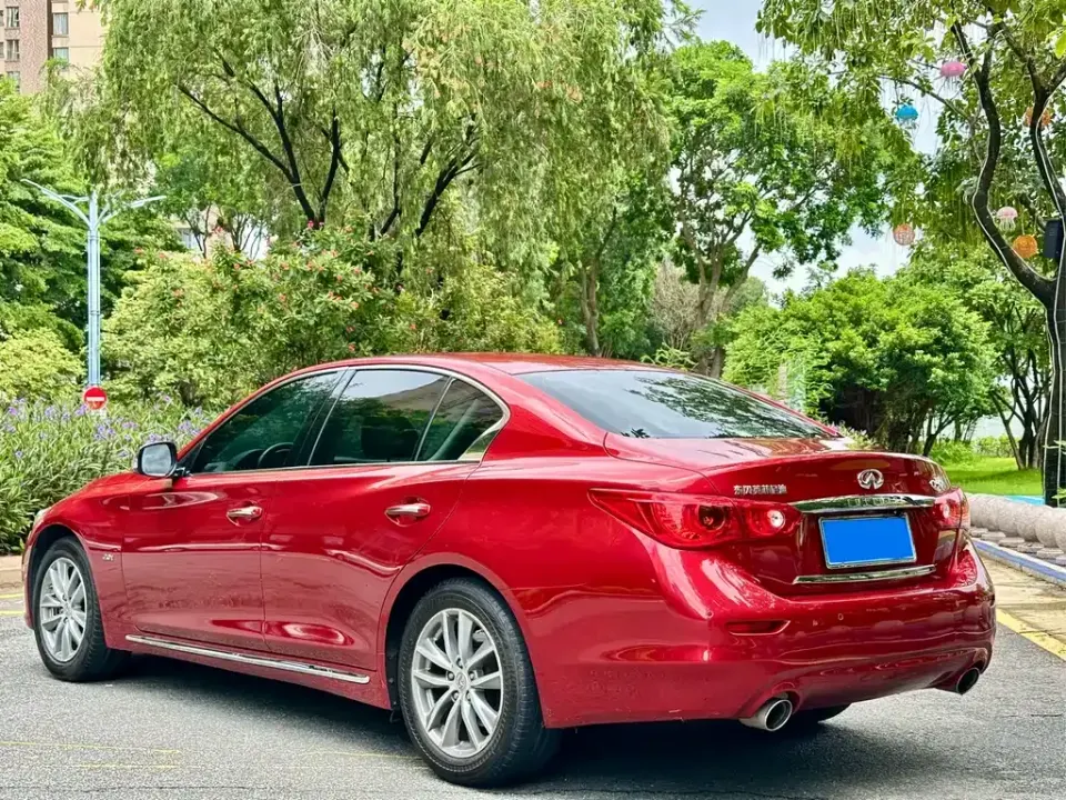 Infiniti Q50L