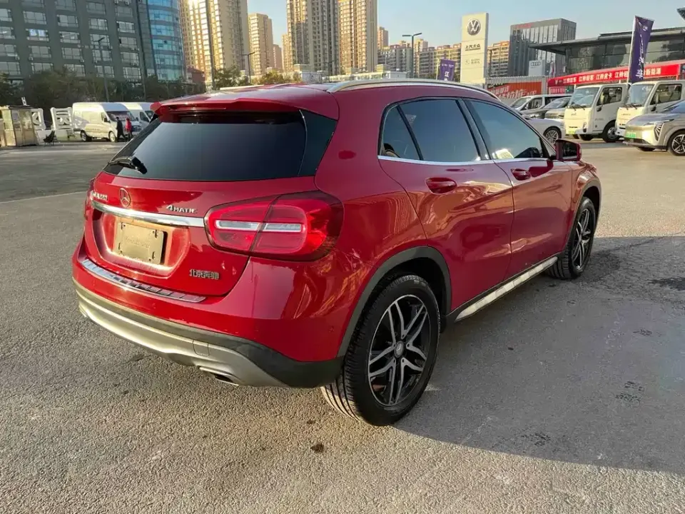 Mercedes-Benz GLA