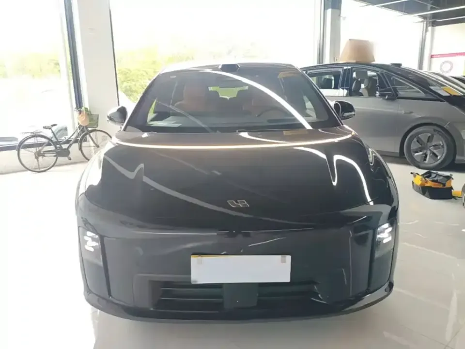 Li Li i8