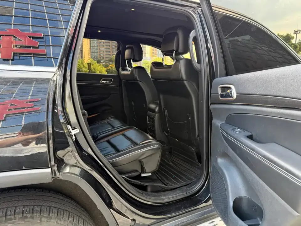 Jeep Grand Cherokee (Import)