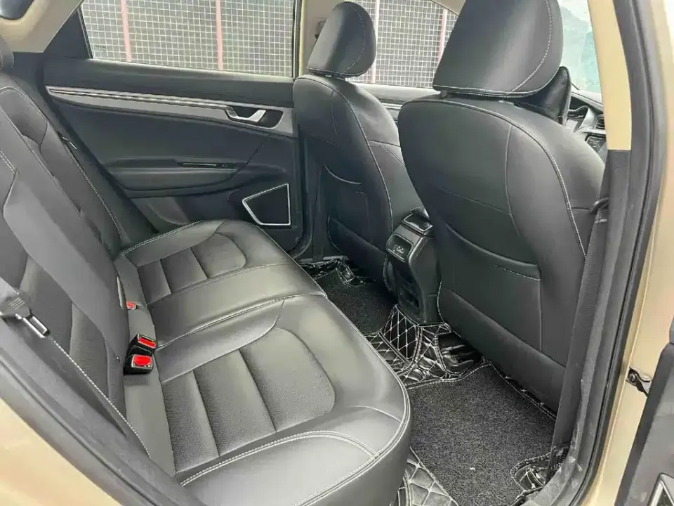 Geely Emgrand GS