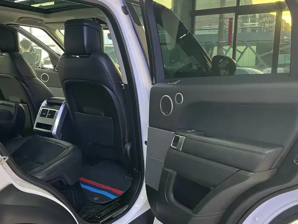 Land Rover Sport