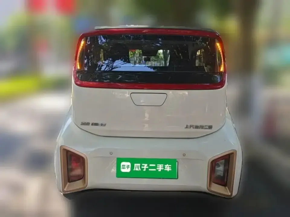 Baojun E200