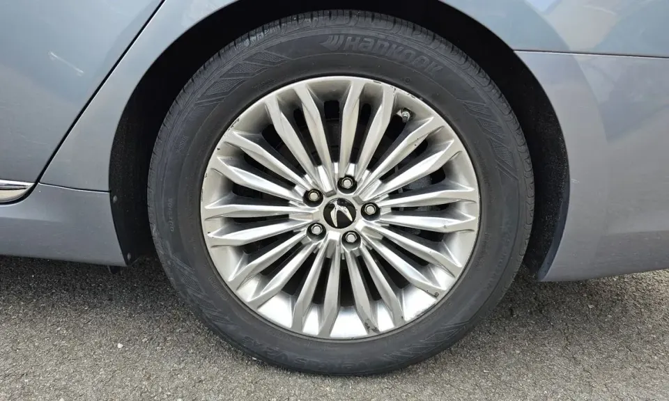 Hyundai Equus