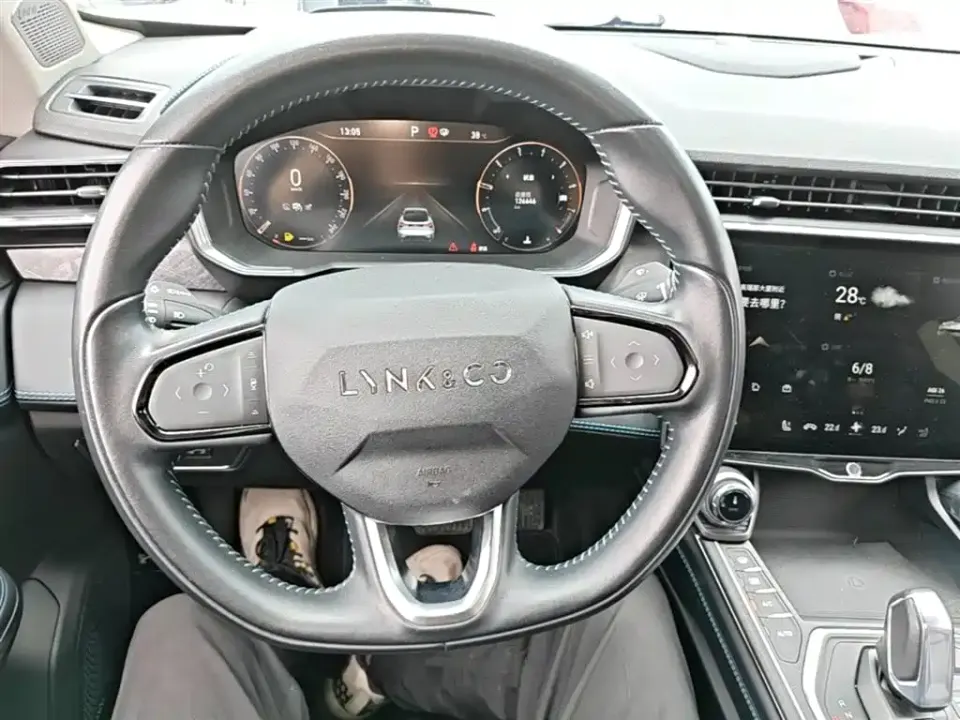 Lynk & Co 05
