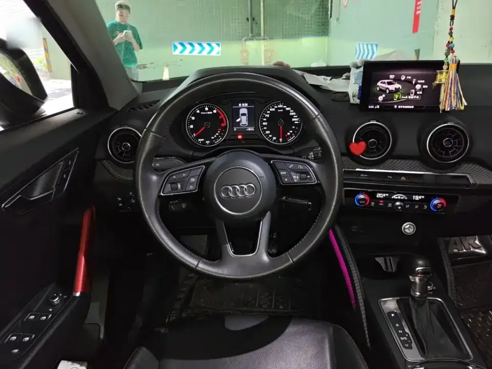 Audi Q2L