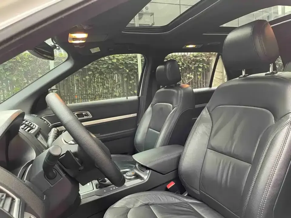 Ford Explorer (Import)
