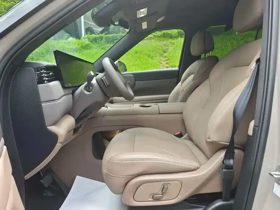 IM Motors IM LS8