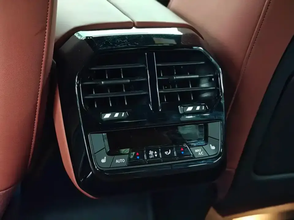 BMW iX M60