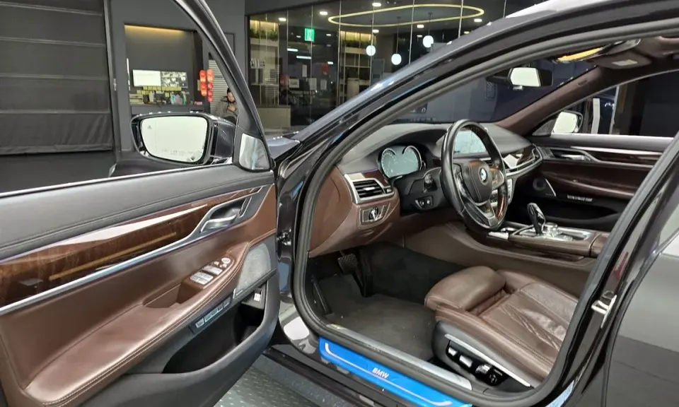 BMW 7-Series
