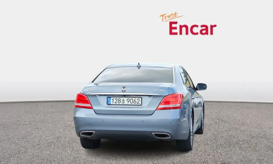Hyundai Equus