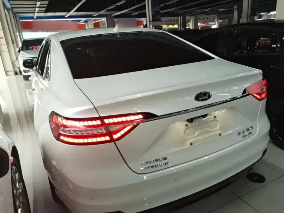 Ford Taurus
