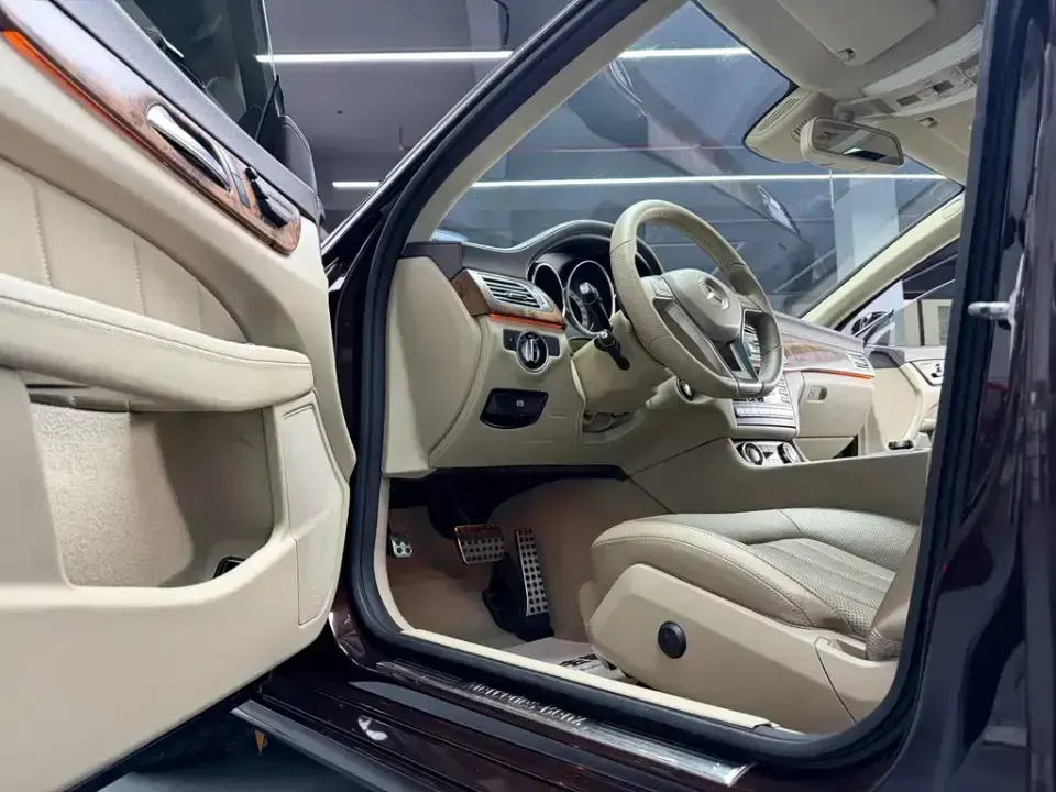 Mercedes-Benz CLS