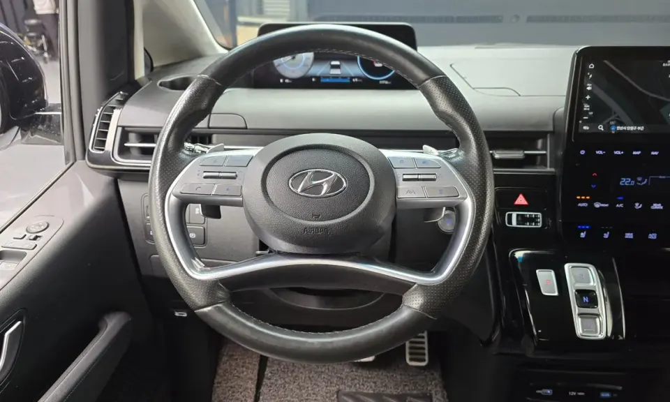 Hyundai Staria