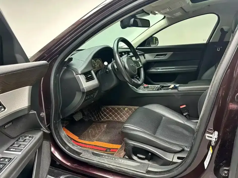 Jaguar XFL