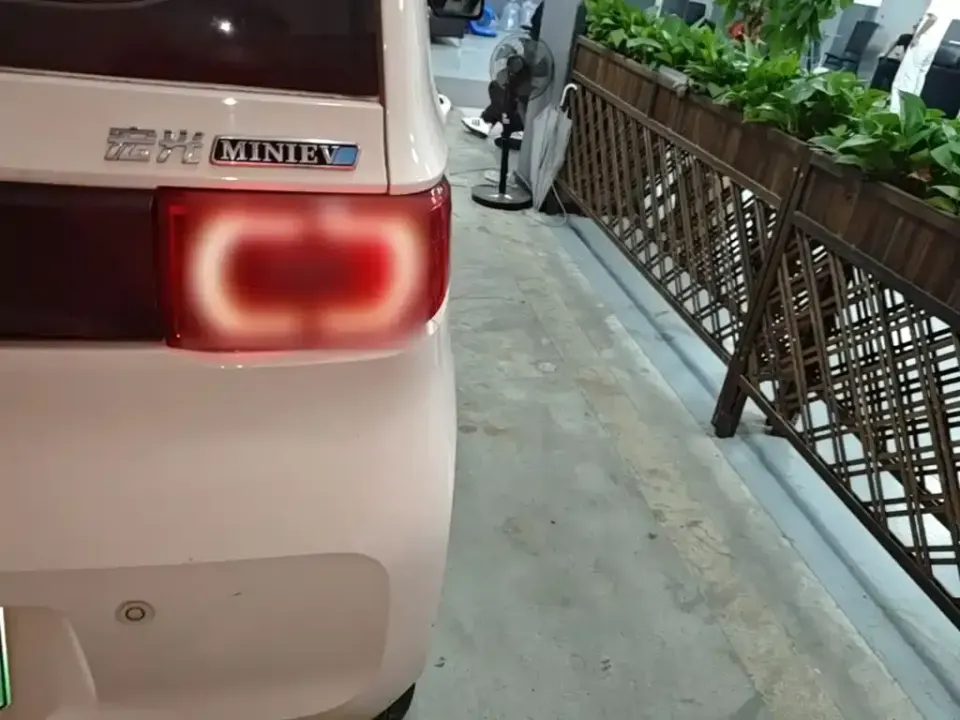 Wuling MINIEV