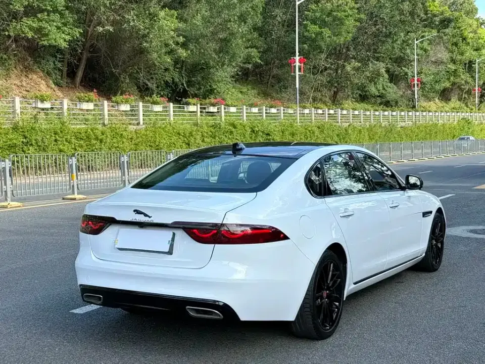 Jaguar XFL