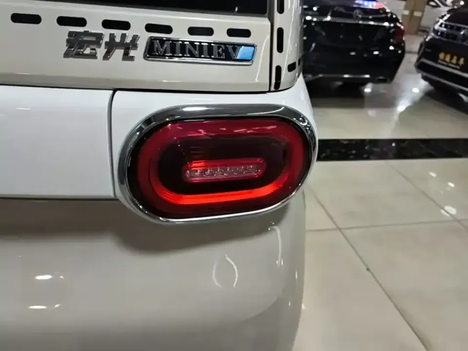 Wuling MINIEV