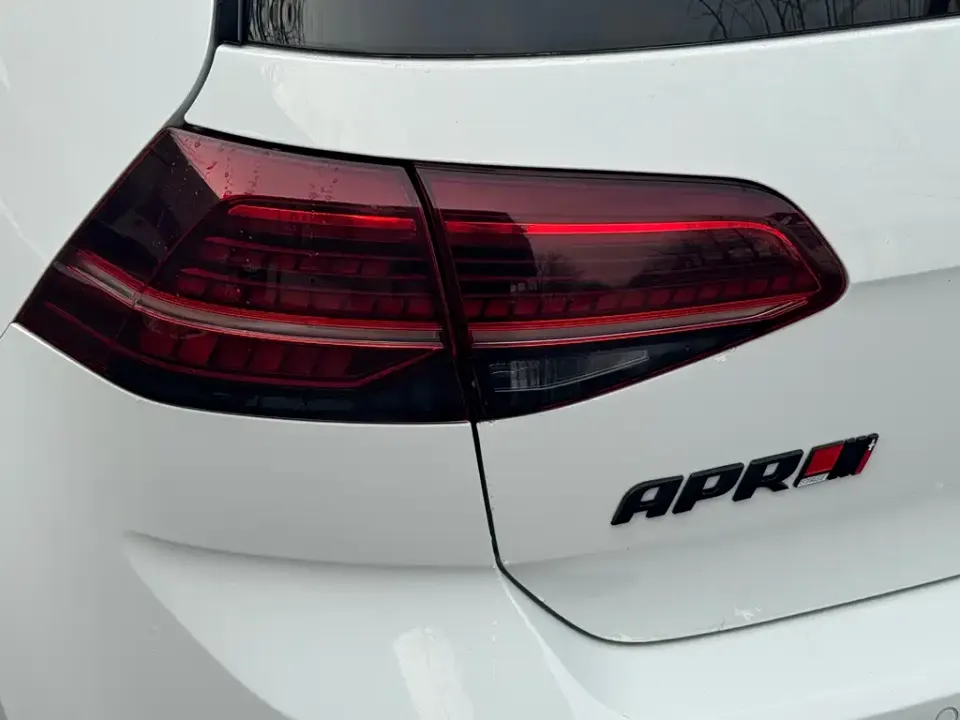 Volkswagen Golf GTI