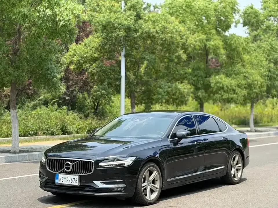 Volvo S90